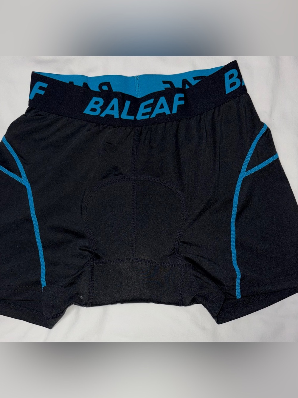 Bay leaf boys workout gear padded bike shorts sz M EUC smoke free home